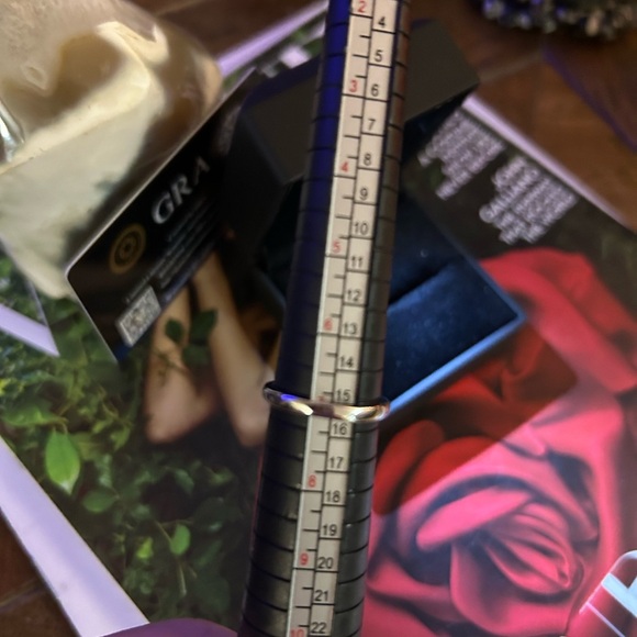 GORGEOUS 2ct solitaire genuine moissanite diamond ring NIB💍 - Picture 3 of 7